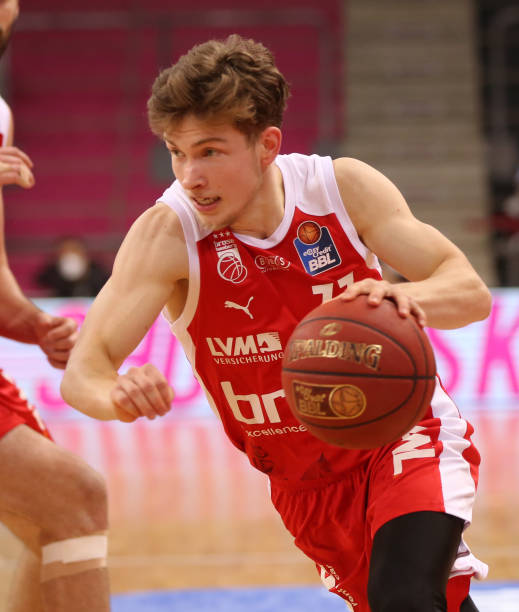 完善工资帽 完善工资帽