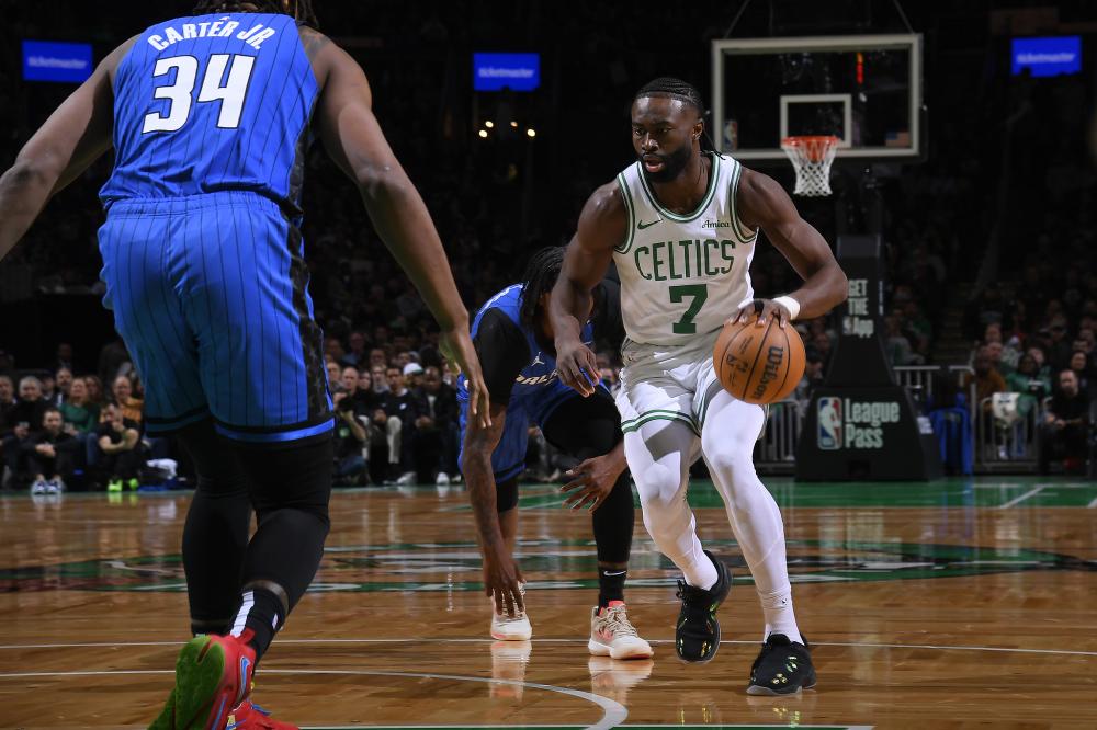 任中场控球 任中场控球