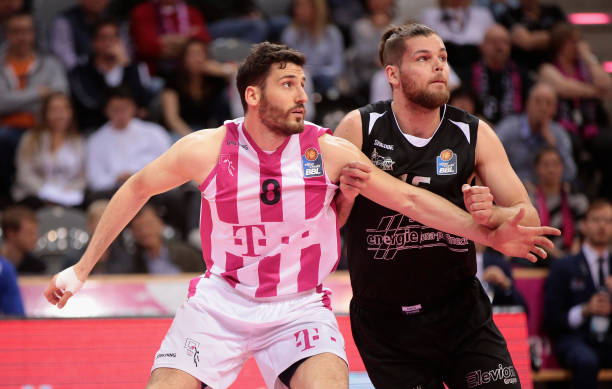 在足球赛事 在足球赛事