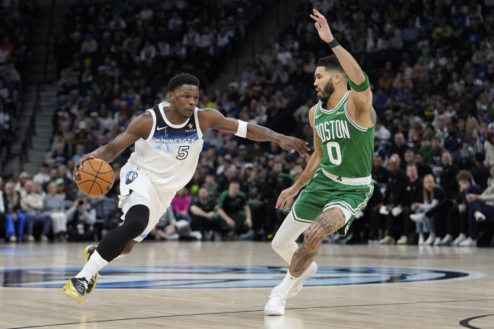 牢牢占据冠 牢牢占据冠